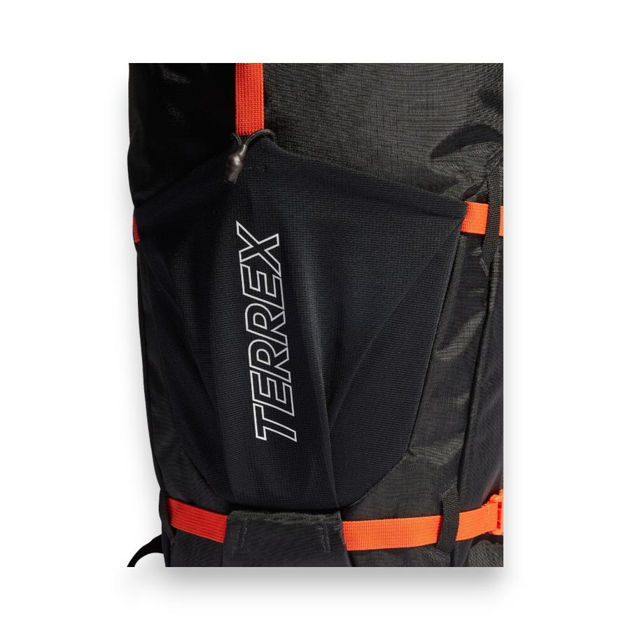 Mochila Trekking Adidas Terrex Rain.Rdy 31.5 Litros Negro
