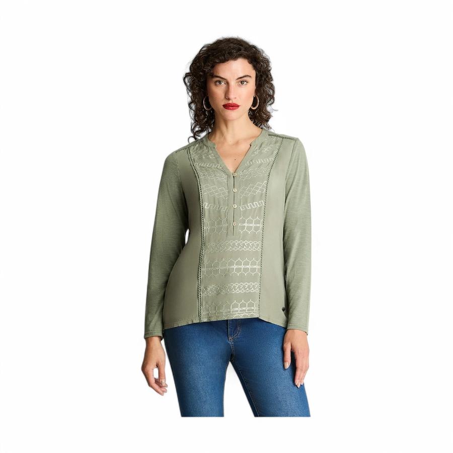 Polera Manga Larga Mujer Curvi con Macrame y Bordado Verde